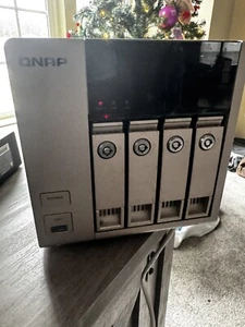 QNAP TVS-463 NAS - Quad-core, 4 Bay , 8GB RAM, 4 3TB HDD’s - Picture 1 of 3