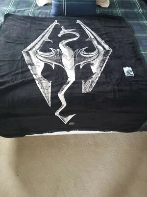 LOOT CRATE EXCLUSIVE THE ELDER SCROLLS SKYRIM FLEECE THROW 38" X 50"