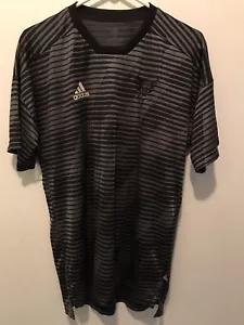 Mens Adidas Gray & Black Striped Jersey Climalite Size Medium - Picture 1 of 6