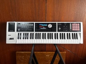 Roland FA-06-SC WH 61-key Music Workstation limited color WHITE w/ gig bag - Picture 1 of 14