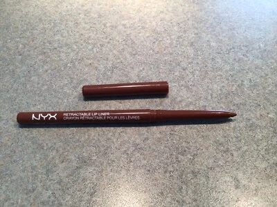 Lápiz delineador de labios retráctil NYX ~ MPL 17 cacao ~ Foto 1 de 3