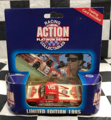 Ron Hornaday Jr #16 Papa John's Silverado 1:64 Scala Action Figurina E Auto - Immagine 1 di 4