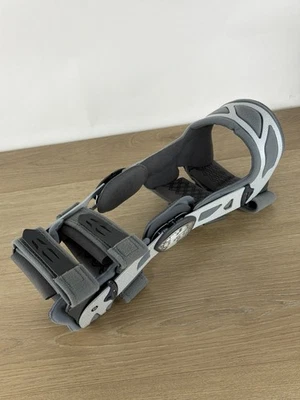 DonJoy OA 纳米调节器护膝左尺寸小号中号 — 第 1/4 张图片