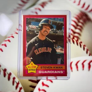 2025 Topps Heritage Baseball - Steven Kwan #475 High Number SP Red Border - Bild 1 von 2