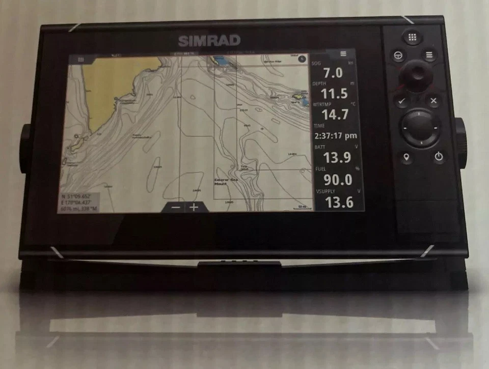 Simrad NSS9 evo3S Chartplotter/Fishfinder MFD  000-15402-001 - Image 1 of 1