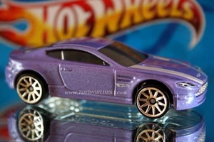 2014 Hot Wheels Workshop HW Exotics Aston Martin V8 Vantage - Picture 1 of 1