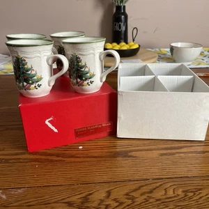 MIKASA Holiday Season Vintage Coffee / Tea Mugs Set Of 4 EB451 Japan - Picture 1 of 10