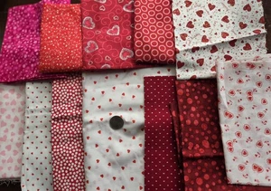Stash Builders Baumwollstoff rote Herzen & Punkte 2-3 Yards Neu - Bild 1 von 7
