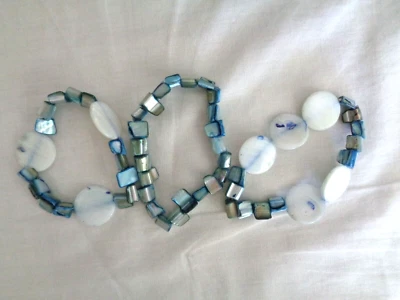 3 件蓝色和白色贝壳手镯手链 (#6281) — 第 1/4 张图片