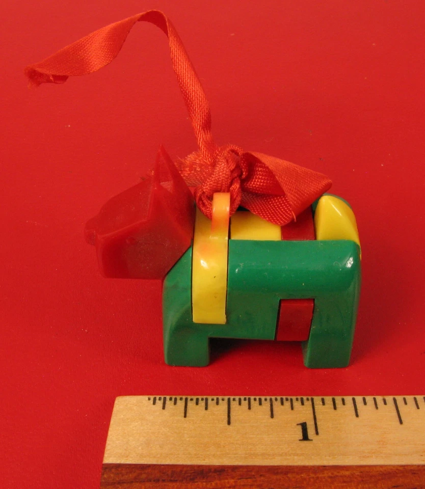 复古彩色绿色红色黄色立方体风格 PUZZLE 玩具狗乐趣哇!! — 第 1/1 张图片