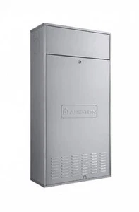 CALDAIA MURALE A CONDENSAZIONE ARISTON MODELLO CARES IN COMPLETA DI KIT SCARICO - Foto 1 di 3