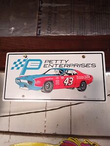 Richard Petty 1971 STP Road Runner License Plate Petty Enterprises