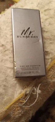 ¡Nuevo! Mr. Burberry Eau De Parfum Muestra Prueba de Viaje 2 ml Foto 1 de 3