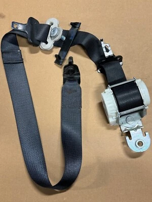 2012 Ram 2500 3500 6.7 Cummins Passenger Front Seatbelt - Imagem 1 de 4