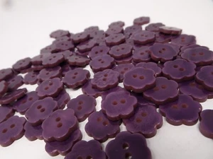 Vintage Flower Power Purple 2-Hole Buttons 15mm Lot of 4 Fashion Novelty B56-4 - Picture 1 of 7