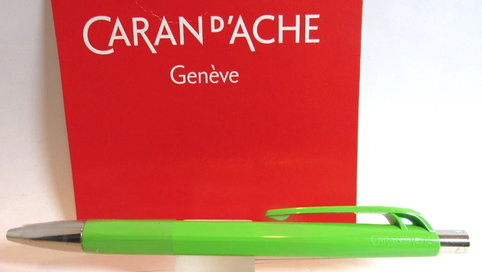 Bolígrafo Caran dAche Infinite - VERDE PRIMAVERA + Bolsa Foto 1 de 1
