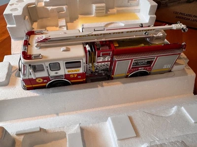 Código 3 Coleccionables - Placa de Diamante - Departamento de Bomberos de Filadelfia Alf Squrt 57  Foto 1 de 4