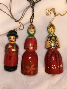 Set 3 decorazioni per bambole russe fatte e dipinte a mano vintage - Foto 1 di 6