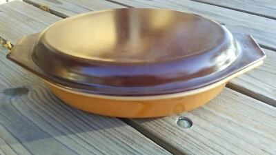 PYREX 1 quart Vintage Divided Serving Dish - Brown/ Dark Yellow - Image 1 of 3