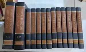 1976 World Book Dictionary and Year Book Set 1977-1987! - Picture 1 of 3