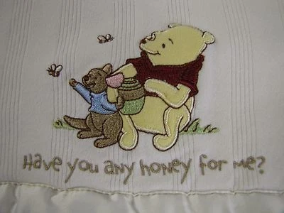 Cobertor de bebê Walt Disney Collection Winnie the Pooh tem algum mel para mim? - Imagem 1 de 4