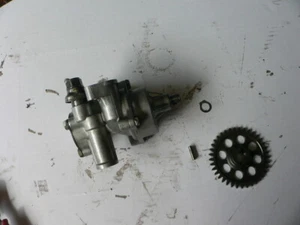 92 Suzuki Katana 600 GSX600F Oil Pump Assembly - Picture 1 of 1