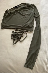 Pretty Little Thing Green One Sleeve Top UK Size 8 - Picture 1 of 3