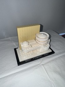 LEGO Architecture: Solomon R. Guggenheim Museum (21004) - 100% COMPLETE, NO BOX