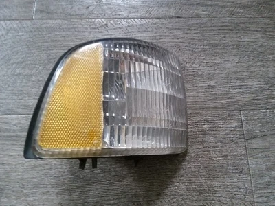 Conjunto de carcasa de luz intermitente/señal de giro Dodge Ram 1994-2001 Foto 1 de 4