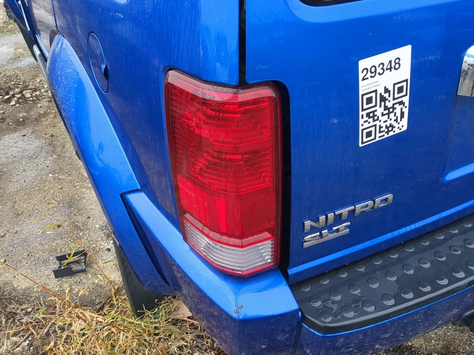 Оригинальный левый задний фонарь для Dodge Nitro 2007–2011 годов выпуска DWRVS - Изображение 1 из 3