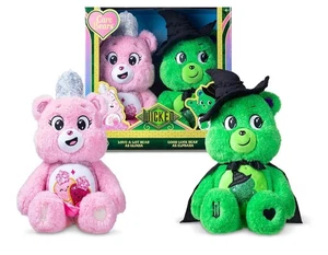 Care Bears x Wicked confezione da 2 Love-a-Lot Bear come Glinda & Good Luck Bear come Elphaba - Foto 1 di 1
