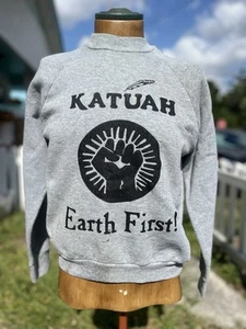Vintage Katuah Earth First 90s Gr. Medium grau Rundhals Pullover Ökologie - Bild 1 von 5