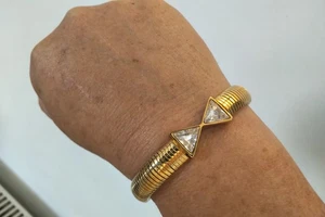 Vintage Monet signiertes Gold Stretch Omega Armband mit klaren Strasssteinen - Bild 1 von 5