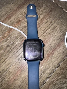 Apple Watch Series 7 45 mm (GPS + Cellulaire) Boîtier en aluminium - Excellent état - Photo 1 sur 8