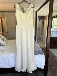 Elegant Amy Kuschel Wedding Dress size 6 - Picture 1 of 10