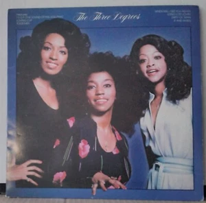 THE THREE DEGREES - THE THREE DEGREES PHILADELPHIA INTERNATIONAL PIR 32044 UK LP - Picture 1 of 3