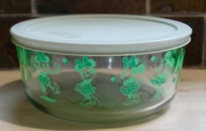 Pyrex Disney Minnie Mouse 7-Cup Storage Bowl w/ Green Lid Cover Modern Icon New - Picture 1 of 7