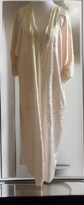 VINTAGE CHRISTIAN DIOR Lingerie Robe “UNION Made” Floral Lace Hollywood Glam USA - Image 1 of 4