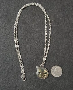 Charm Emoji Stile Faccia Arrabbiata Moda Tono Argento Con Catena Donna Grunge Punk - Foto 1 di 3