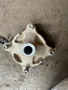 2004 Polaris  sportsman 500 rear hub studs n nuts - Bild 1 von 2