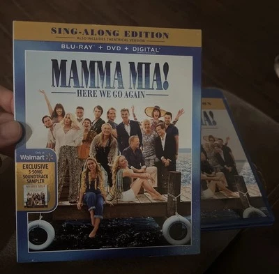 Mamma Mia Here We Go Again Blu-ray Walmart Exclusive Sing-Along Slipcover  -new Foto 1 de 4