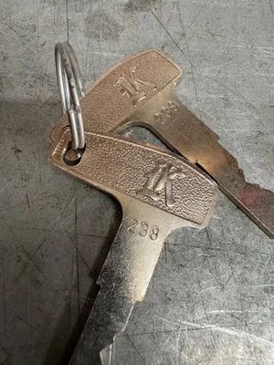 Kawasaki новый из старых запасов ключ зажигания x 2 # 238 G3 F5 F8 - Изображение 1 из 3