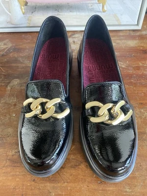 Mocasín para mujer VIV negro arrugado charol 7N nuevo sin caja EE. UU. Foto 1 de 4