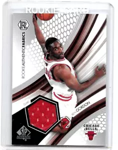 BEN GORDON 2005 SP AUTÉNTICA NOVATO TELAS AUTÉNTICAS JUEGO CAMISETA USADA - NOVATO - Imagen 1 de 1