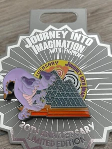 Spilla 2022 Viaggio nell'immaginazione con figura spilla 20° anniversario - Foto 1 di 3
