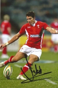 WALES & OSPREYS RUGBY UNION: JAMES HOOK SIGNED 6x4 ACTION PHOTO+COA - Picture 1 of 1