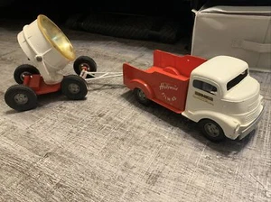 Vintage Smith Miller "Hollywood" Film Ad Searchlight Truck w/ Original Paint - Picture 1 of 15