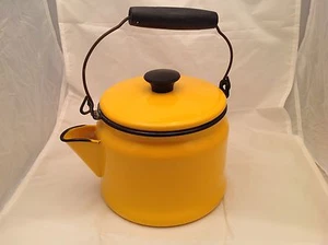 Vintage Emaillegeschirr hellgelb mit schwarzem Rand Wasserkocher Topf mit Deckel sehr schön!!! - Bild 1 von 11