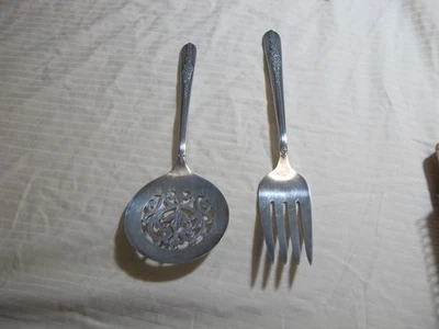 2 piezas Placa de nobleza placa de plata servidor de tomate y tenedor de carne Royal Rose 1939 Foto 1 de 4