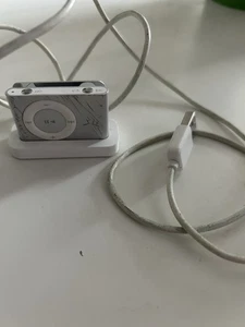 iPod Shuffle 1st Gen - 1GB - Silver - Faulty - Picture 1 of 1